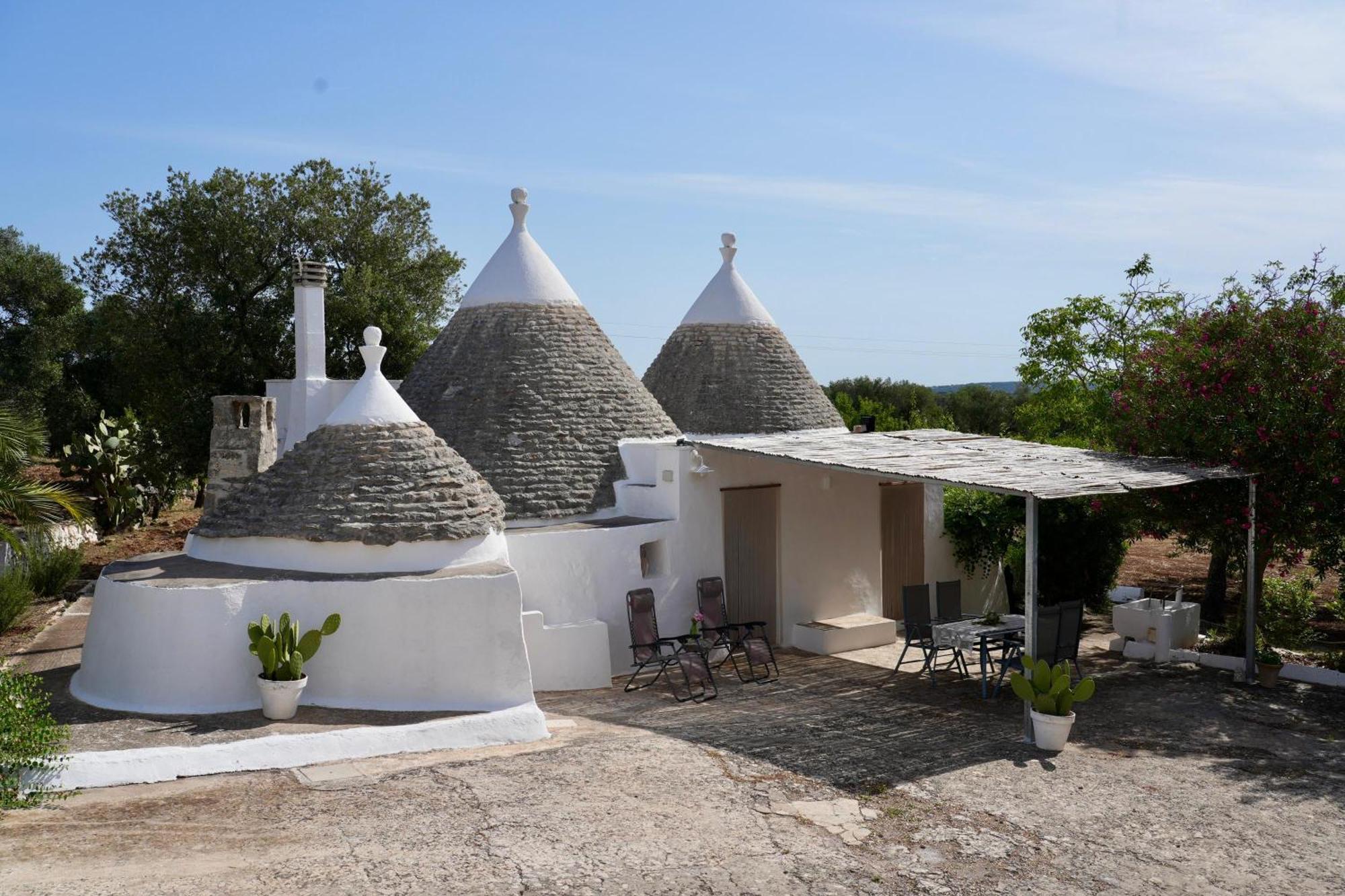 Trullo Canopo Ceglie Messapica Exterior photo